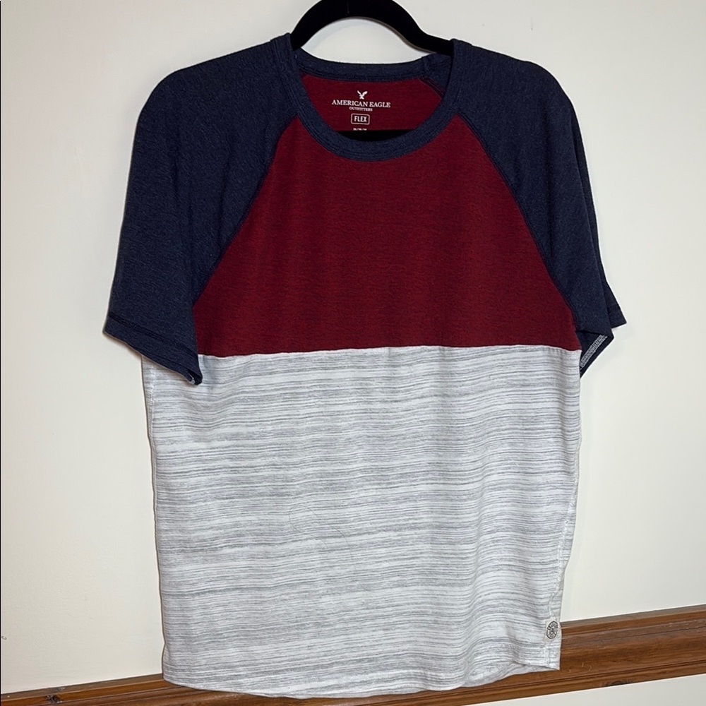 American Eagle Outfitters Red and Blue Short Sleeve Tee